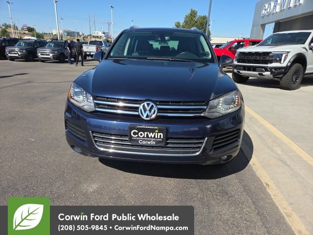 Used 2014 Volkswagen Touareg TDI AWD/4WD image 2