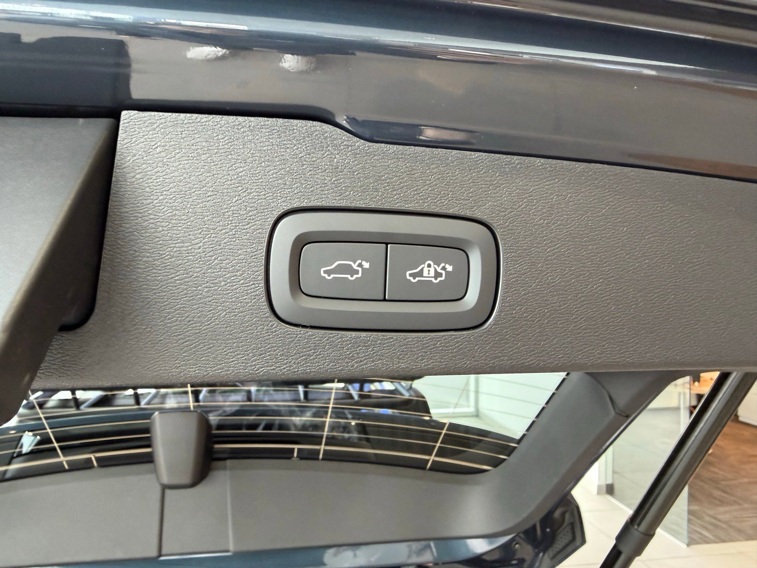 New 2026 Volvo V60 B5 Cross Country Ultra w/ Protection Package Premier AWD/4WD image 26