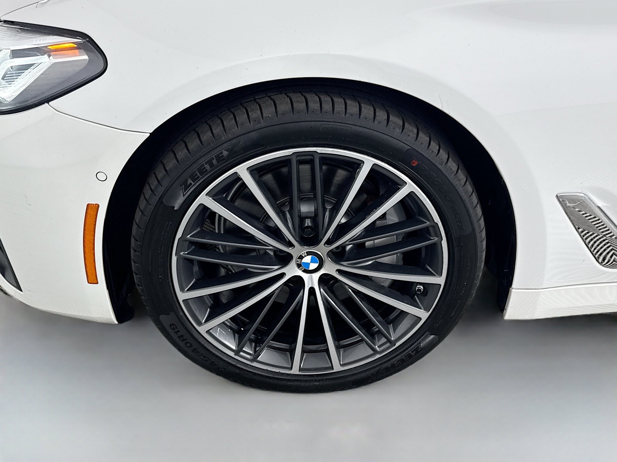 Used 2021 BMW 530i w/ Premium Package RWD image 38