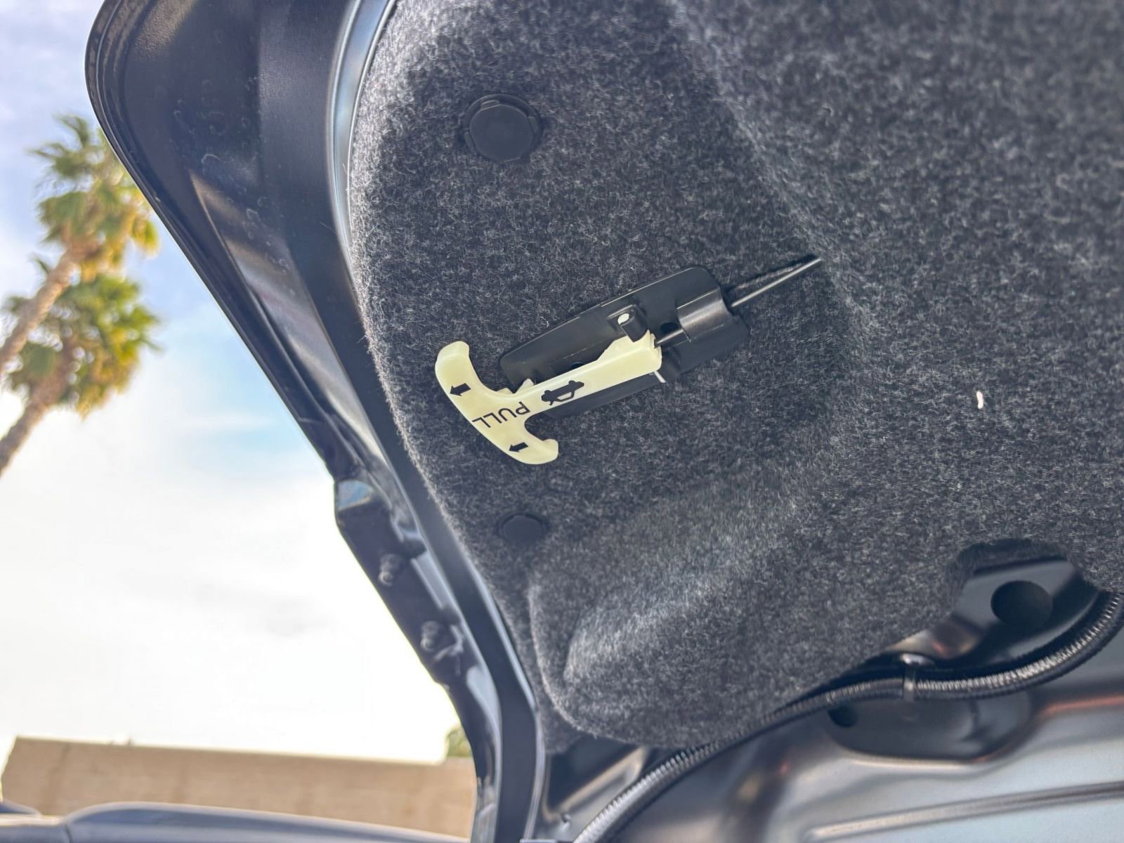 Used 2025 Nissan Versa SV image 23