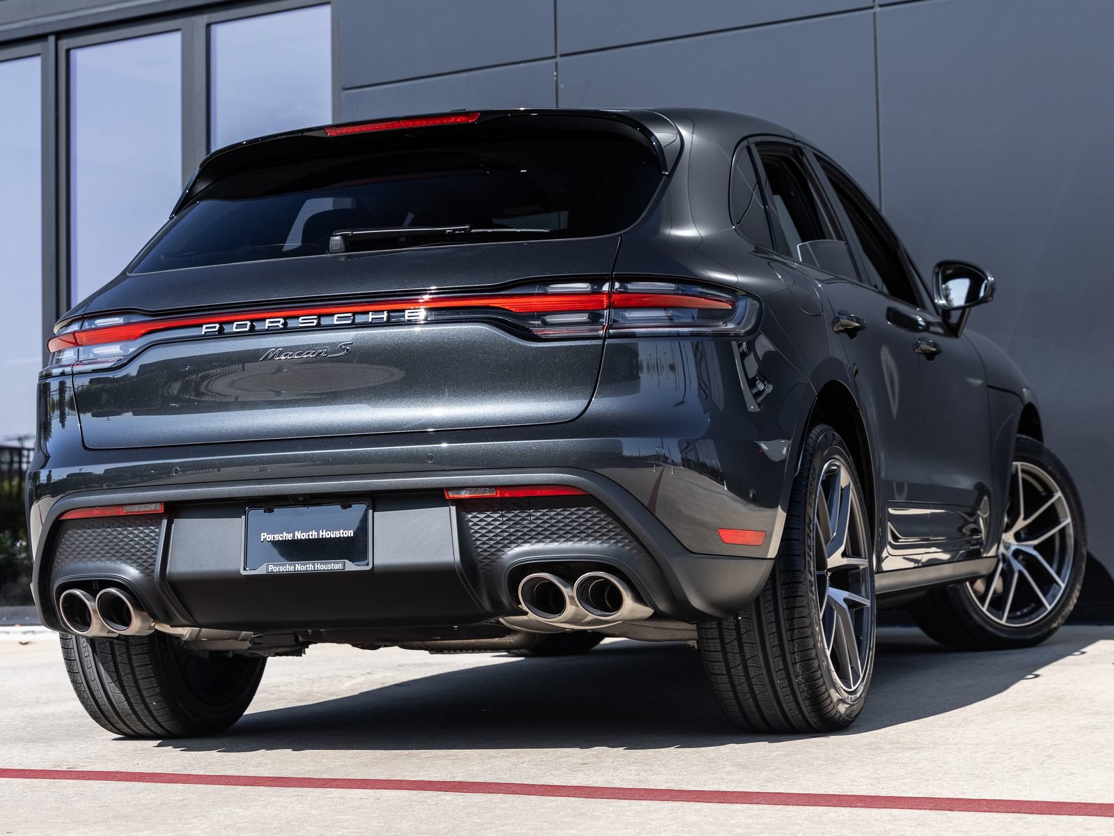 Certified 2026 Porsche Macan S AWD/4WD image 11