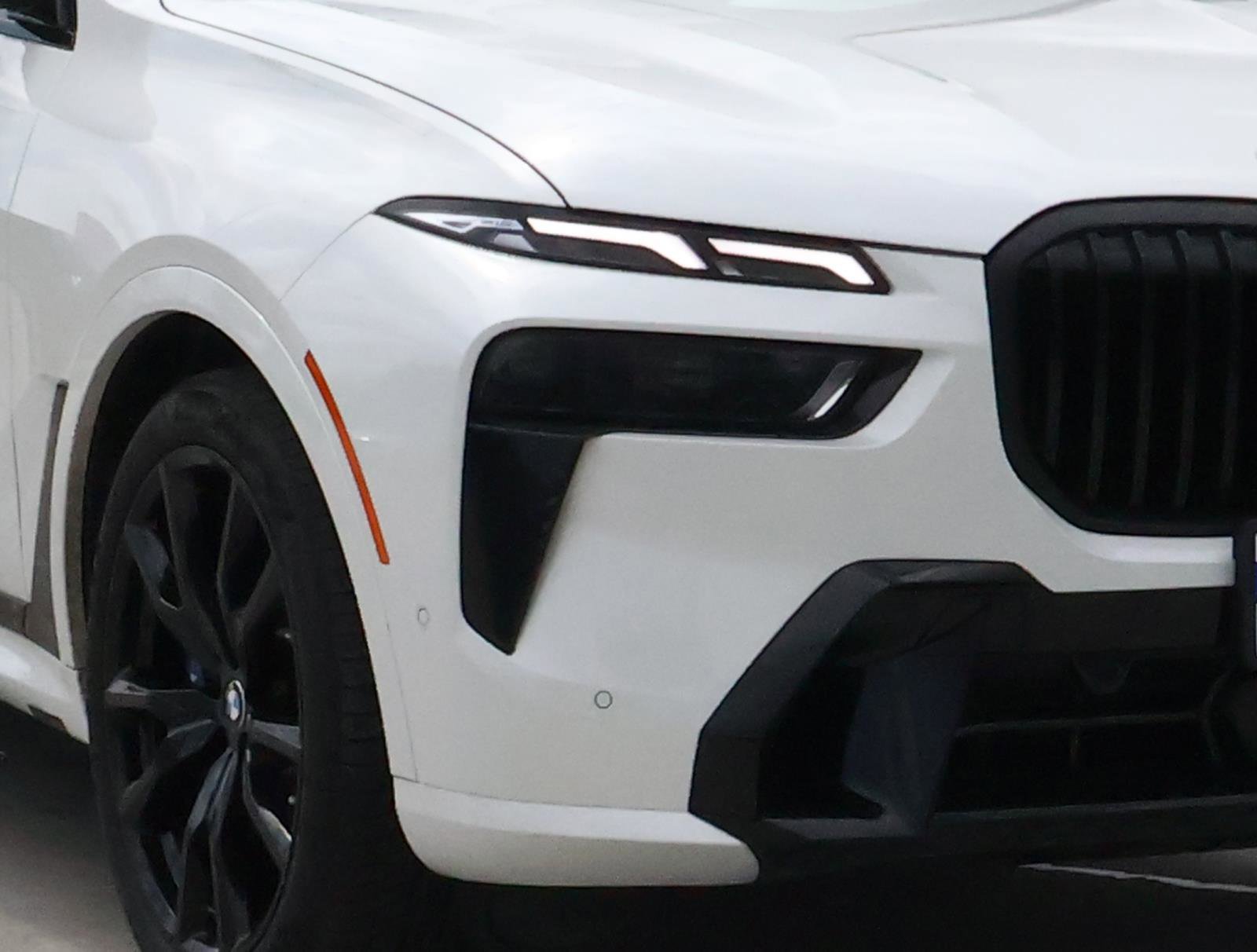 Used 2026 BMW X7 xDrive40i w/ Executive Package AWD/4WD image 8