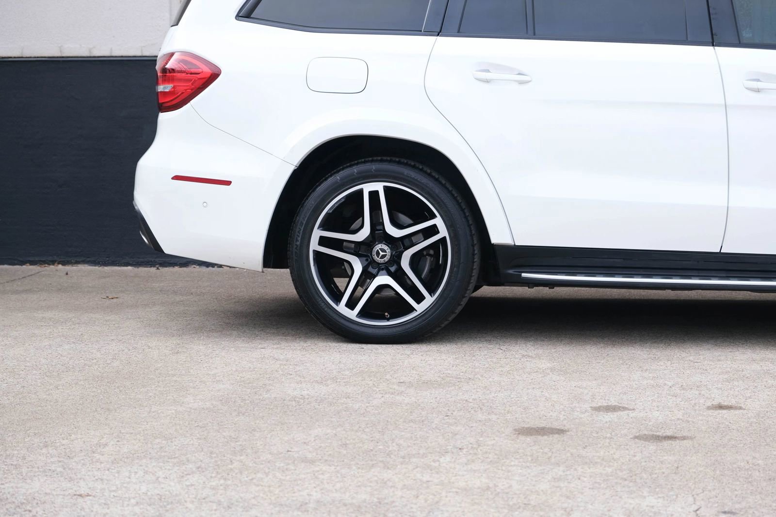 Used 2018 Mercedes-Benz GLS 550 GLS 550 4MATIC Sport Utility 4 w/ Driver Assistance Package image 12