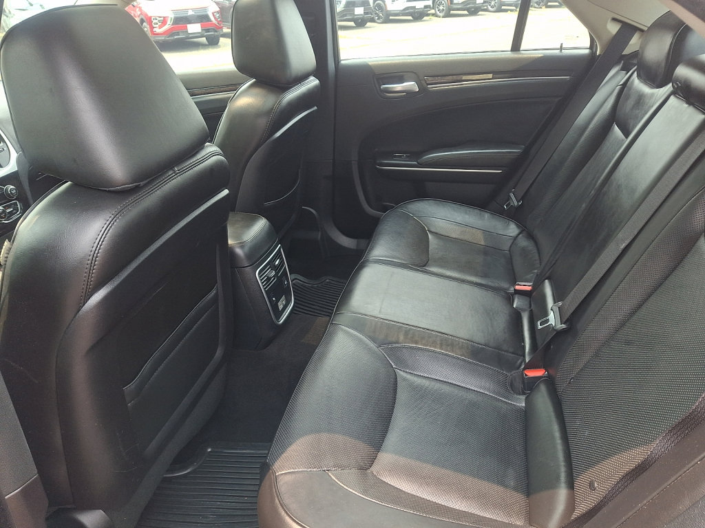 Used 2020 Chrysler 300 Limited AWD/4WD image 19