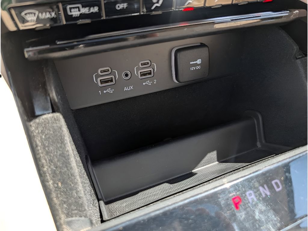 Used 2022 Jeep Grand Cherokee Limited image 24