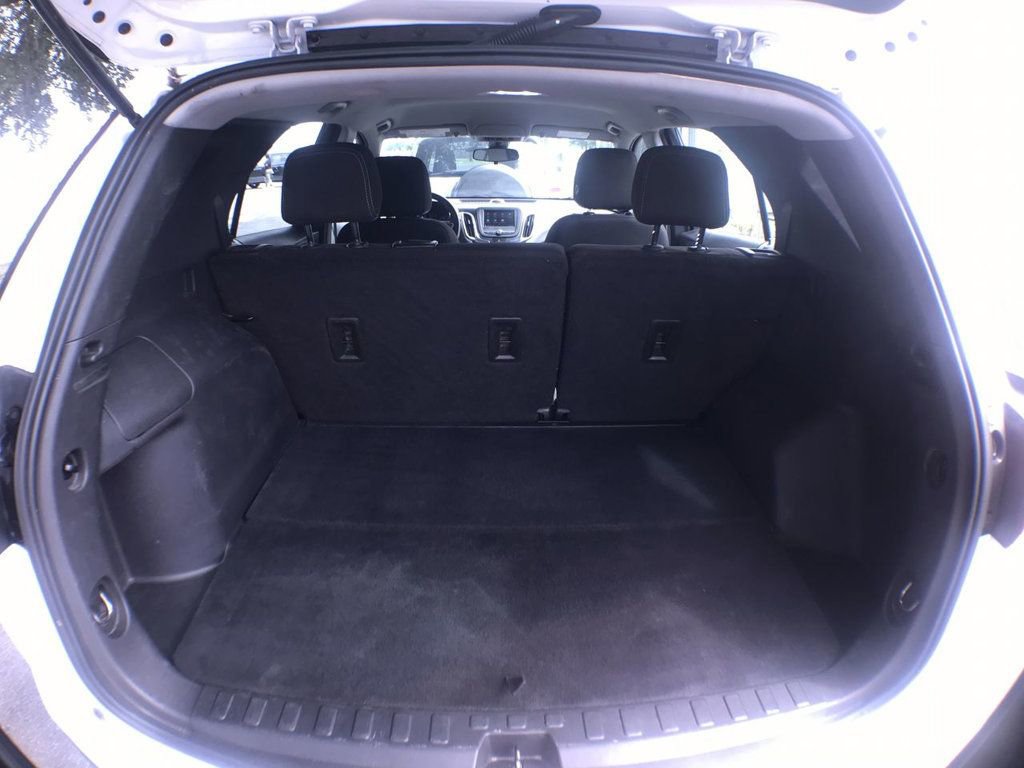 Used 2021 Chevrolet Equinox LS image 23