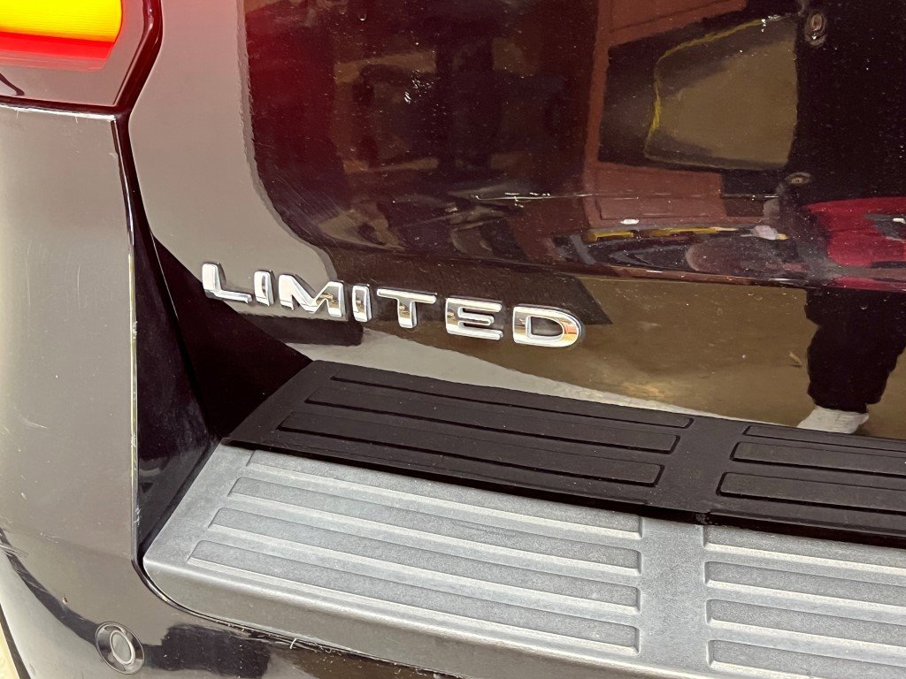 Used 2022 Ford Expedition Max Limited image 9