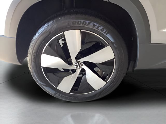 Certified 2024 Volkswagen Taos S AWD/4WD image 25