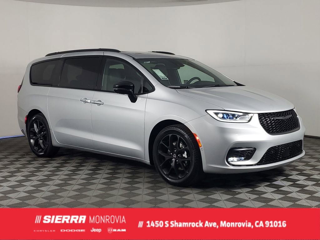 New 2026 Chrysler Pacifica Limited