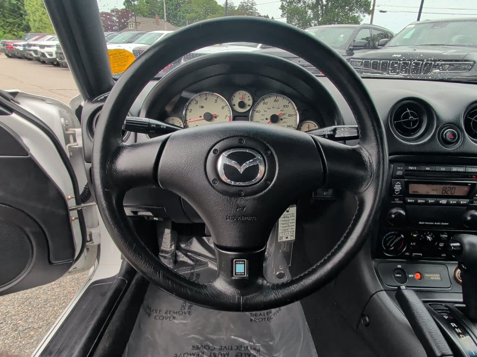 Used 2001 MAZDA MX-5 Miata RWD image 13