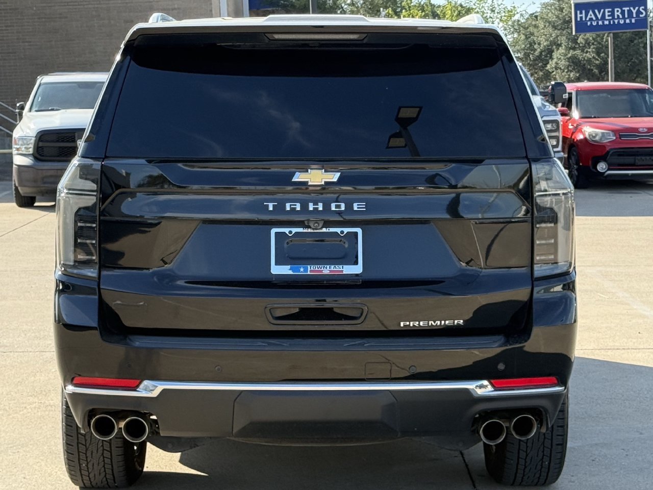 Used 2025 Chevrolet Tahoe Premier AWD/4WD image 6