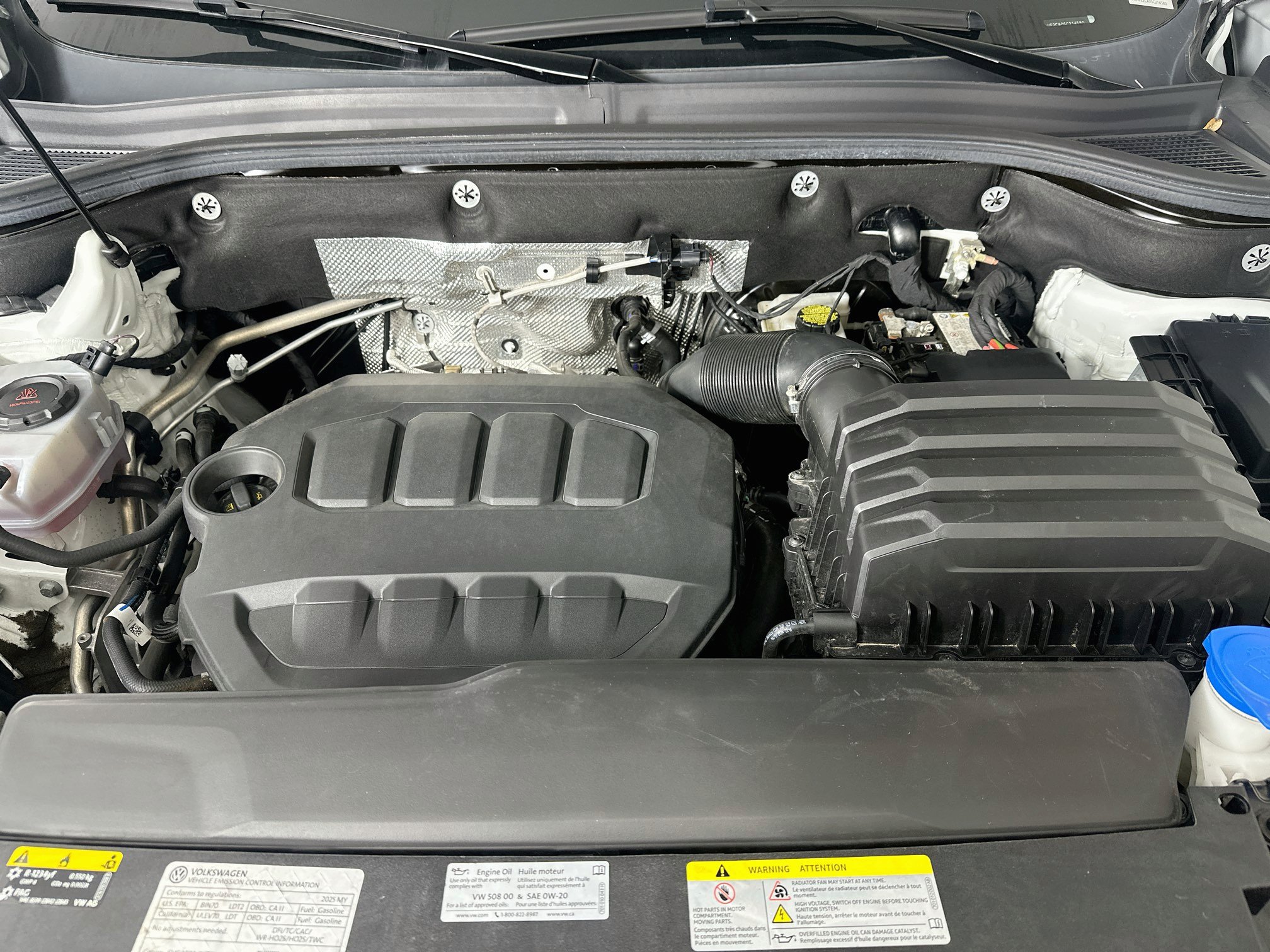 Used 2025 Volkswagen Atlas Cross Sport SE FWD image 32