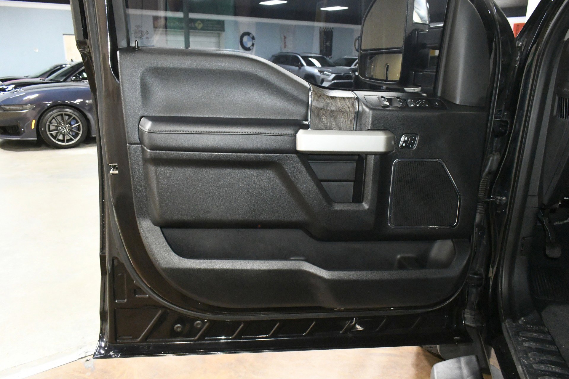 Used 2019 Ford F250 Lariat w/ Lariat Ultimate Package image 41