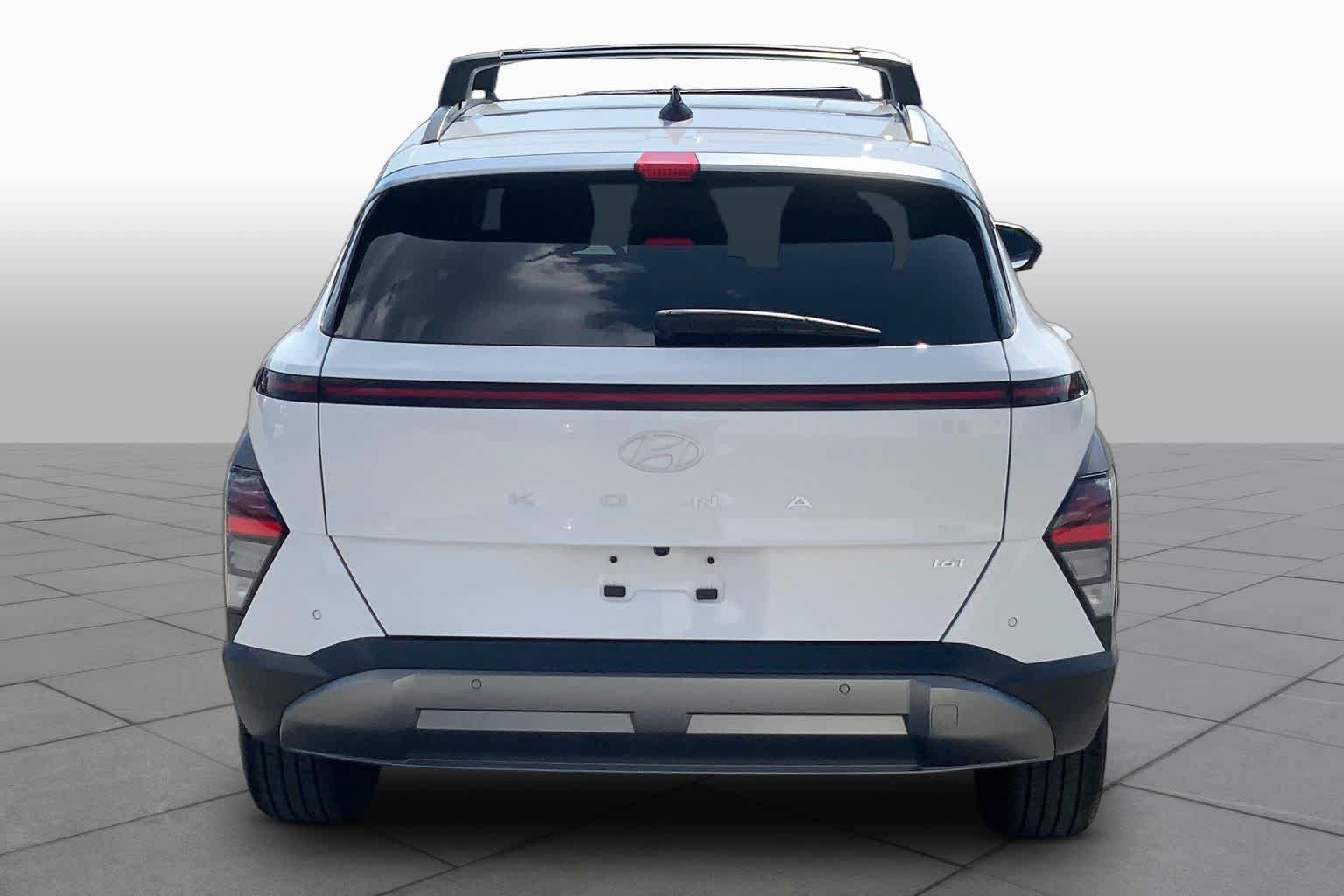 Used 2024 Hyundai Kona Limited FWD image 5