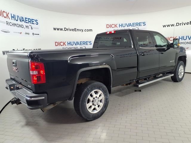 Used 2017 GMC Sierra 2500 SLE w/ HD SLE Preferred Plus Package AWD/4WD image 4