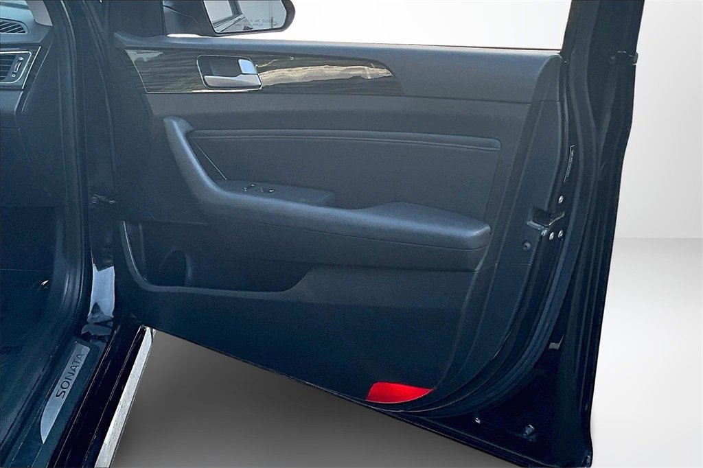 Used 2016 Hyundai Sonata Limited w/ Cargo Package image 28