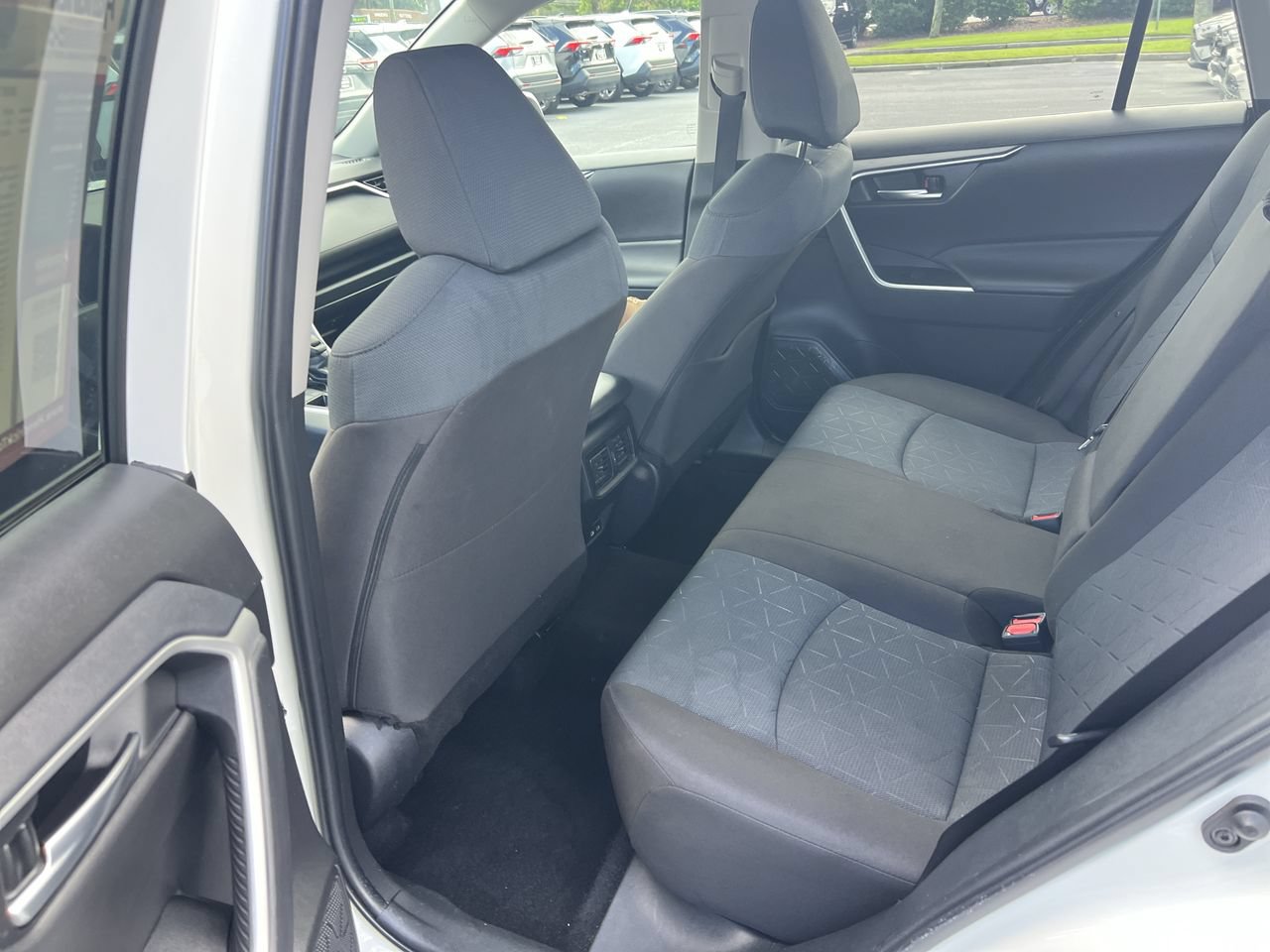 Used 2025 Toyota RAV4 XLE AWD/4WD image 32
