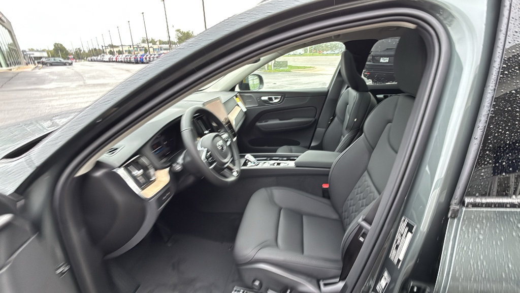 New 2027 Volvo XC60 T8 Plus AWD/4WD image 25