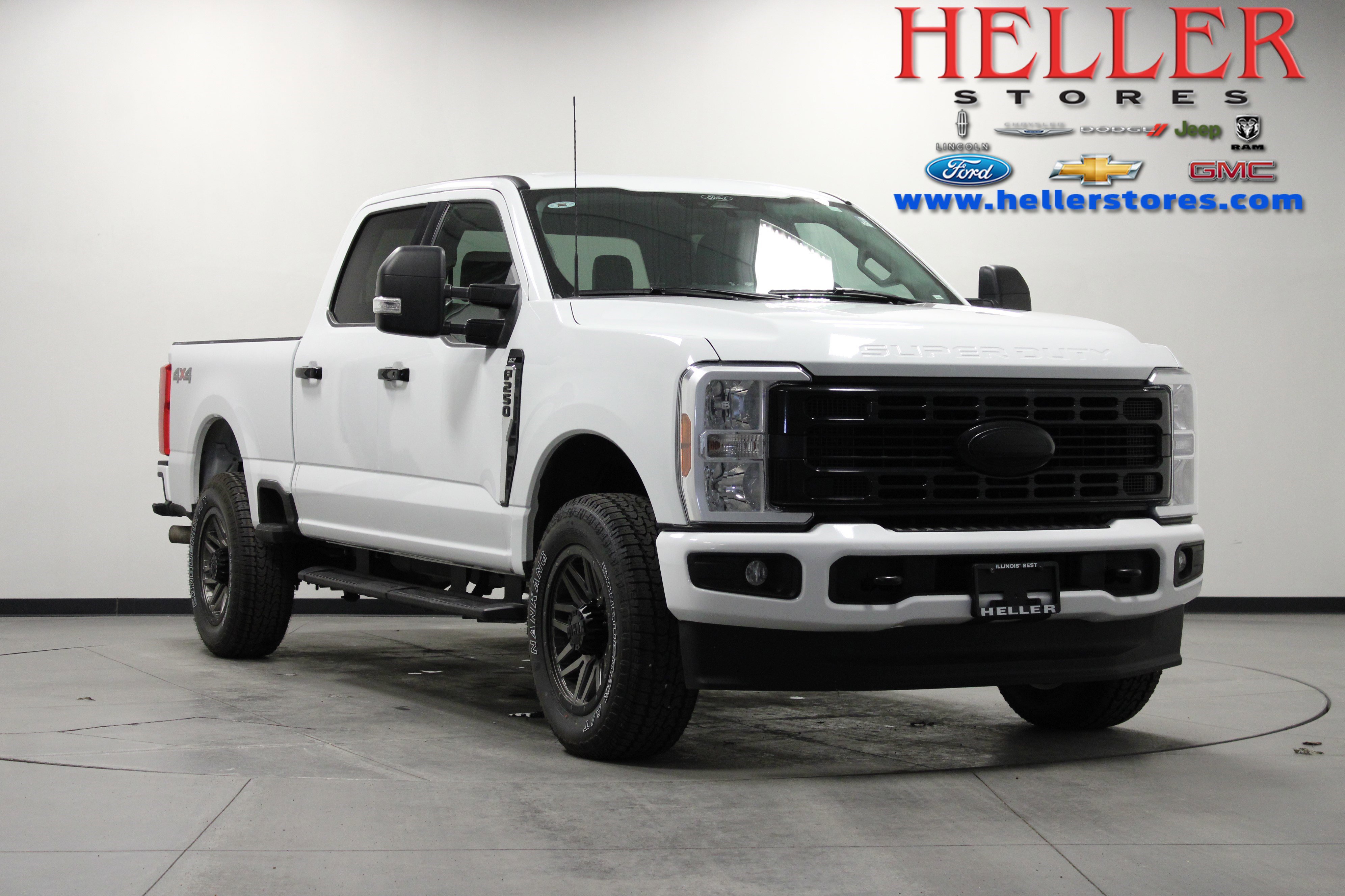 Used 2024 Ford F250 XLT image 1