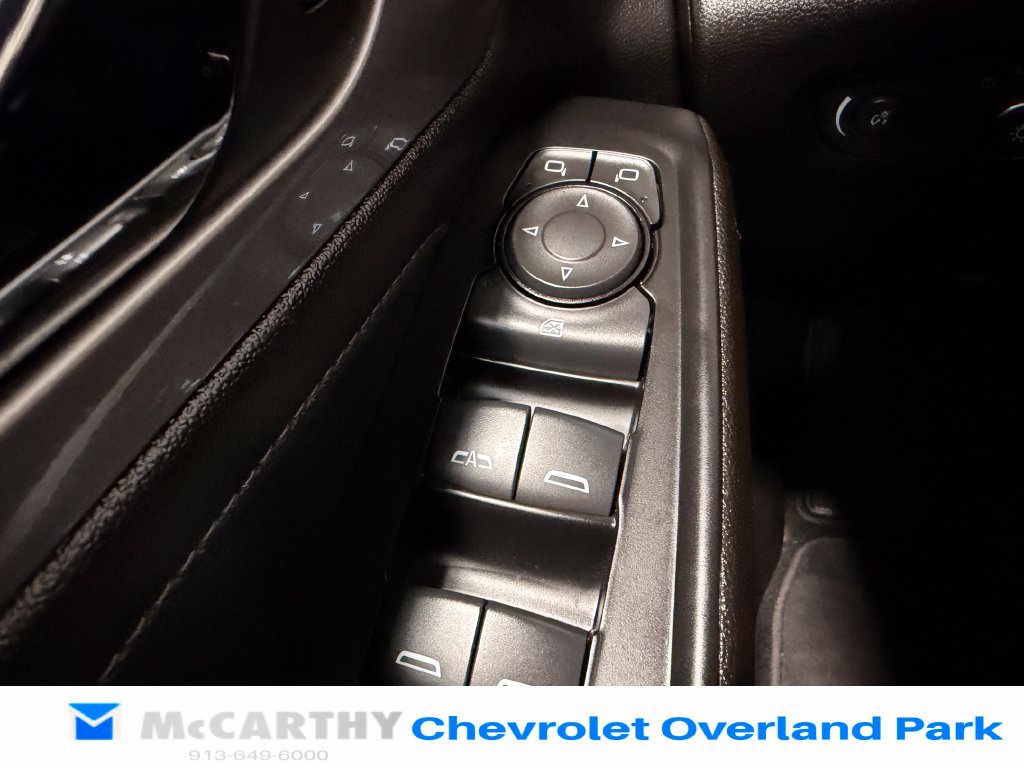 Used 2023 Chevrolet Traverse LT w/ LPO, Cargo Package FWD image 16