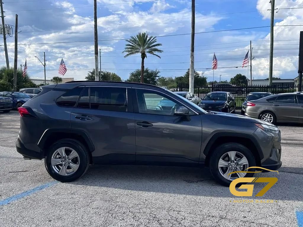 Used 2025 Toyota RAV4 XLE AWD/4WD image 5