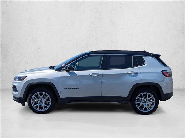 Used 2025 Jeep Compass Limited AWD/4WD image 8