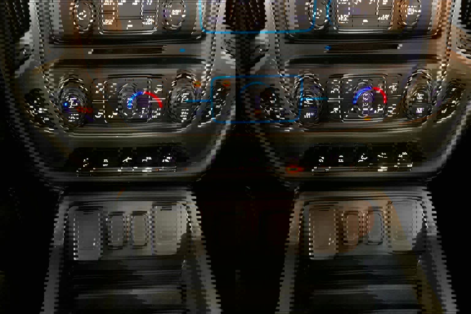 Used 2018 Chevrolet Silverado 1500 High Country image 34