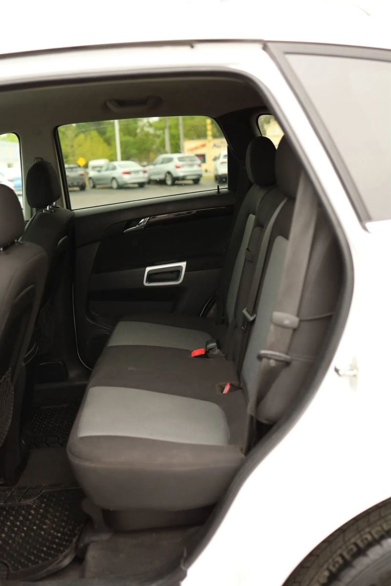 Used 2013 Chevrolet Captiva Sport LT FWD image 30
