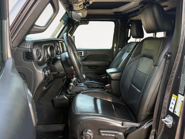 Used 2018 Jeep Wrangler Unlimited Sahara w/ Dual Top Group AWD/4WD image 8