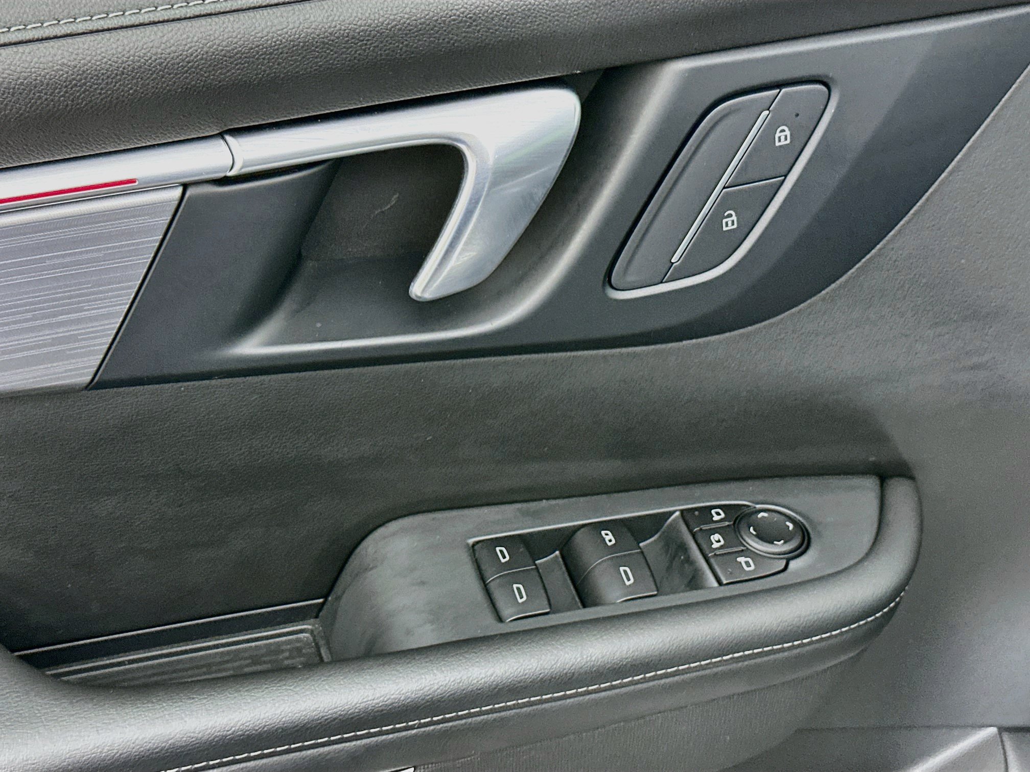 Used 2025 Buick Enclave Preferred FWD image 15