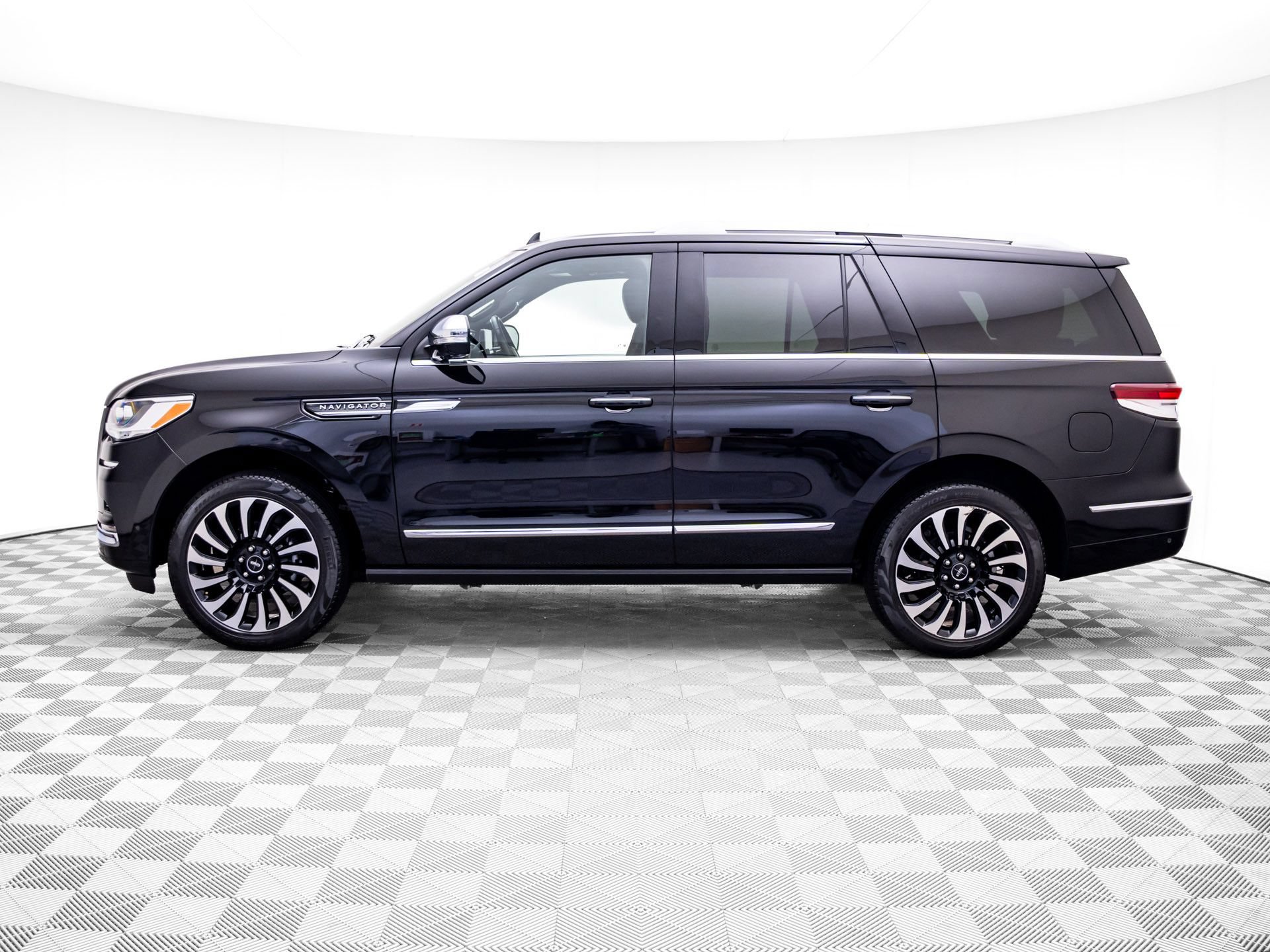Used 2022 Lincoln Navigator Black Label AWD/4WD video 2