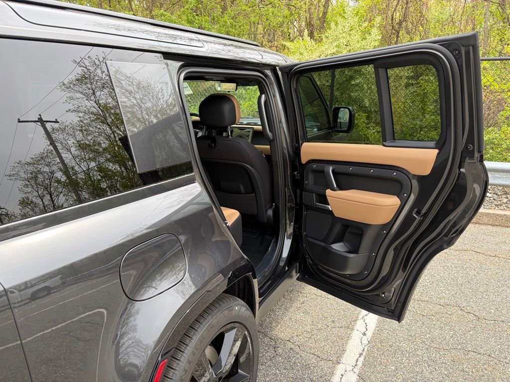New 2026 Land Rover Defender 110 X AWD/4WD image 16