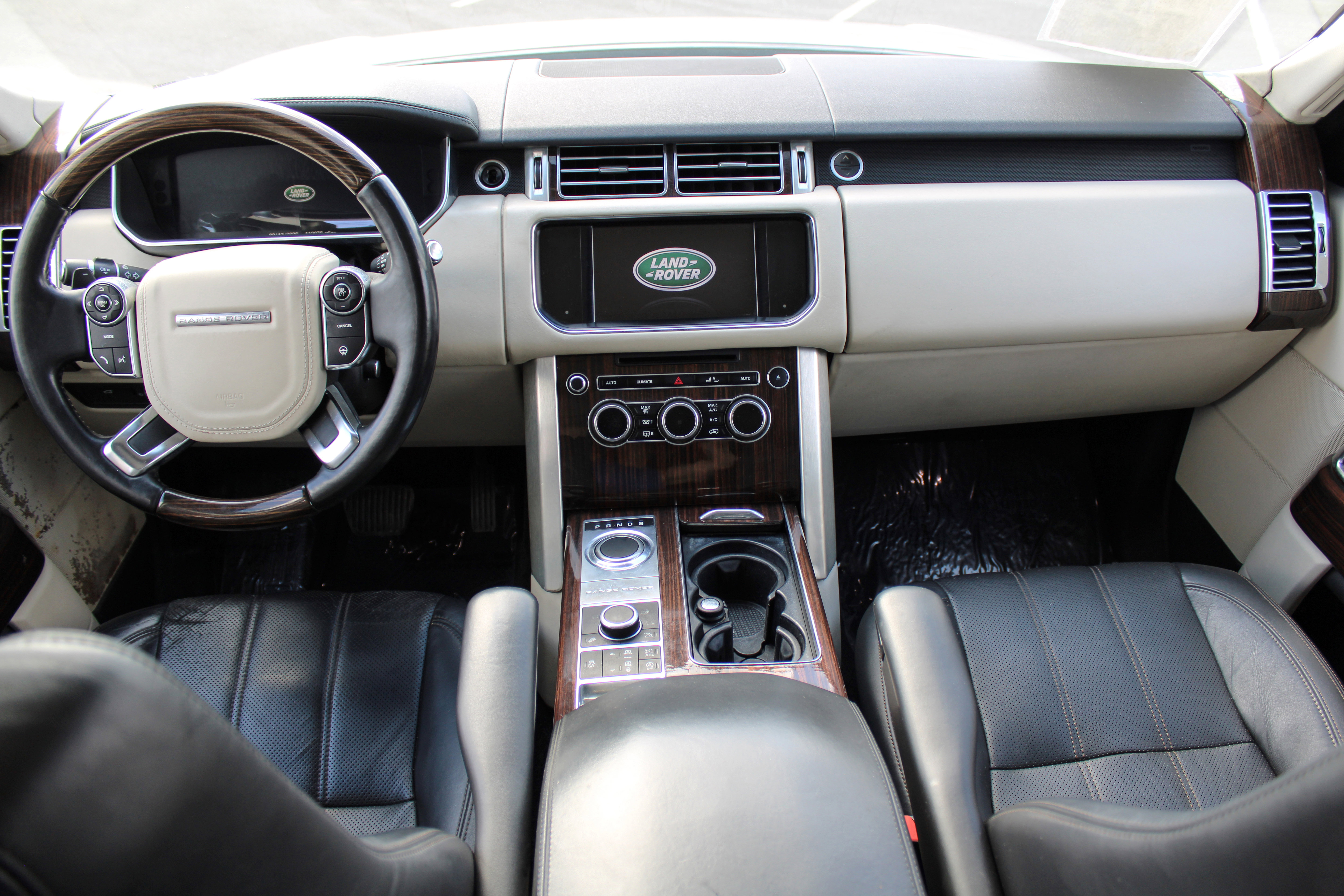 Used 2014 Land Rover Range Rover HSE image 21