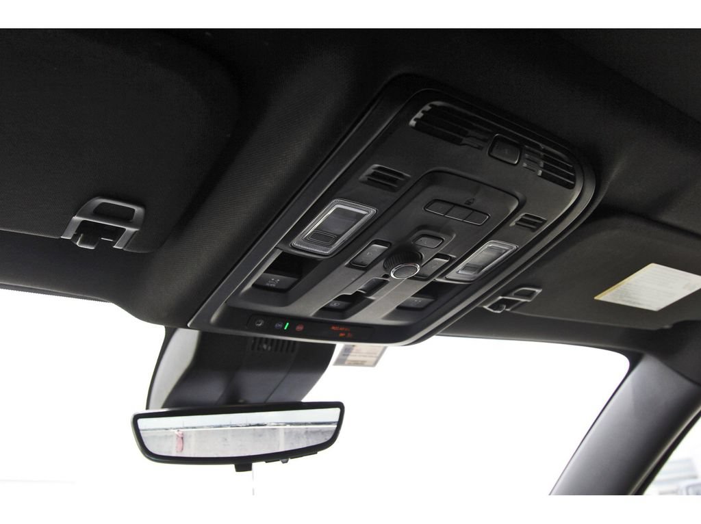 Used 2024 GMC Yukon Denali Ultimate AWD/4WD image 26