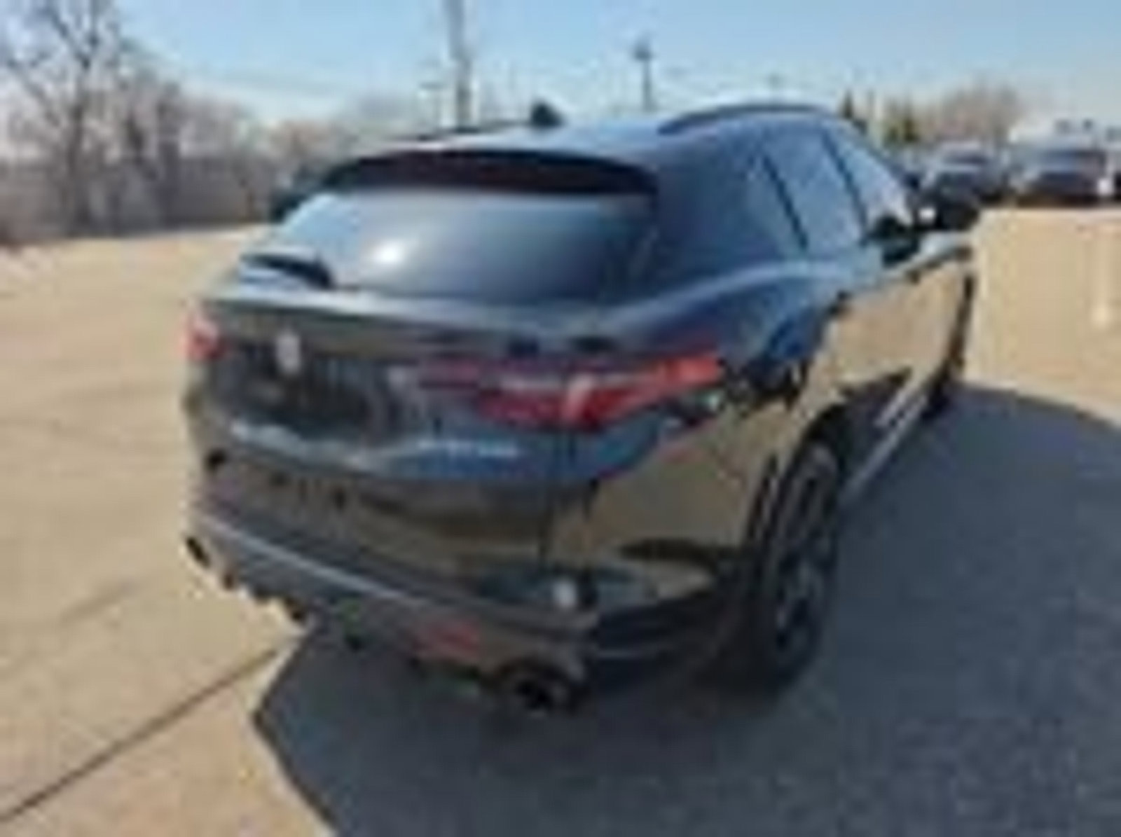 Used 2023 Alfa Romeo Stelvio Veloce image 5