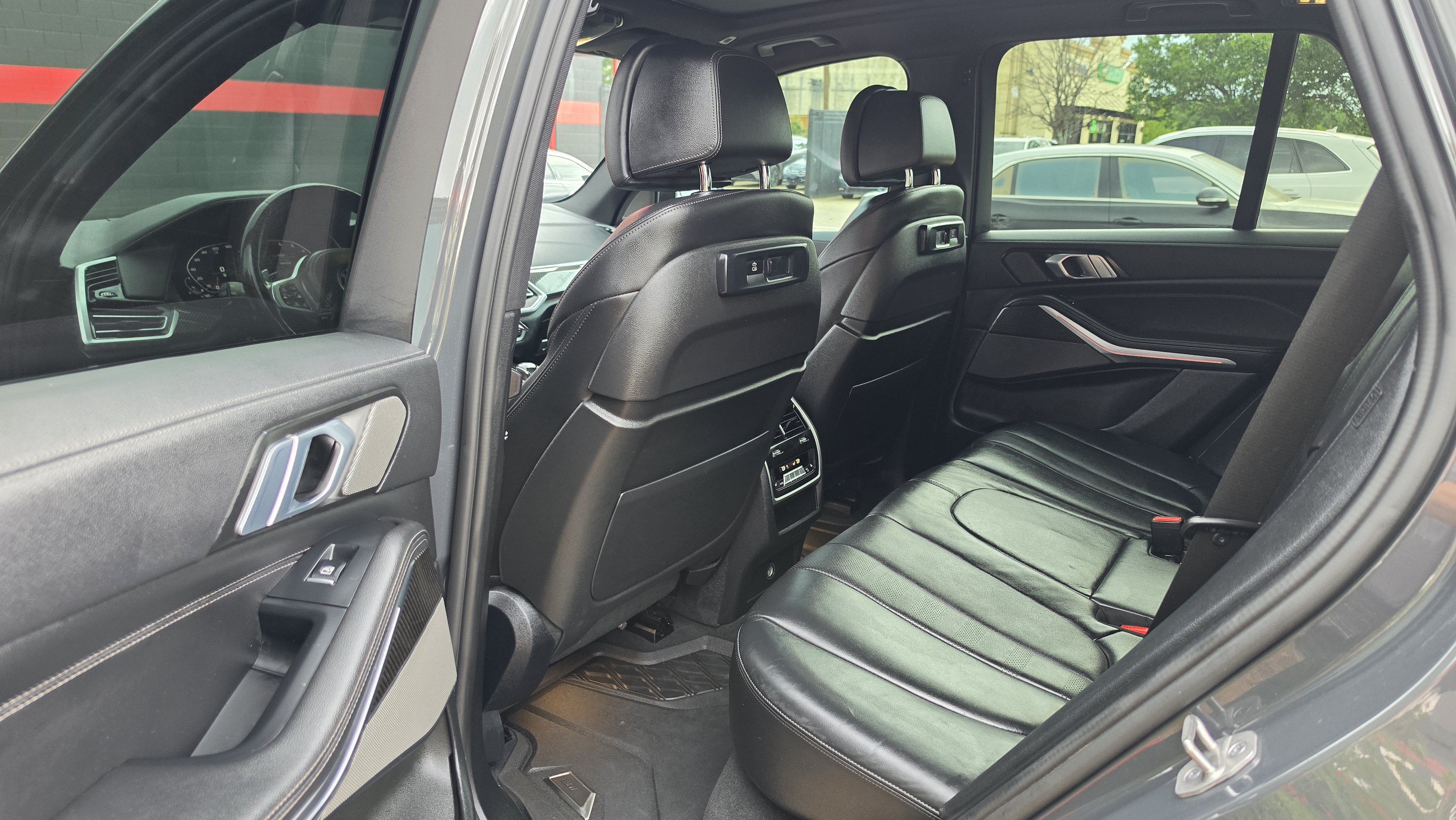Used 2022 BMW X5 M50i AWD/4WD image 21