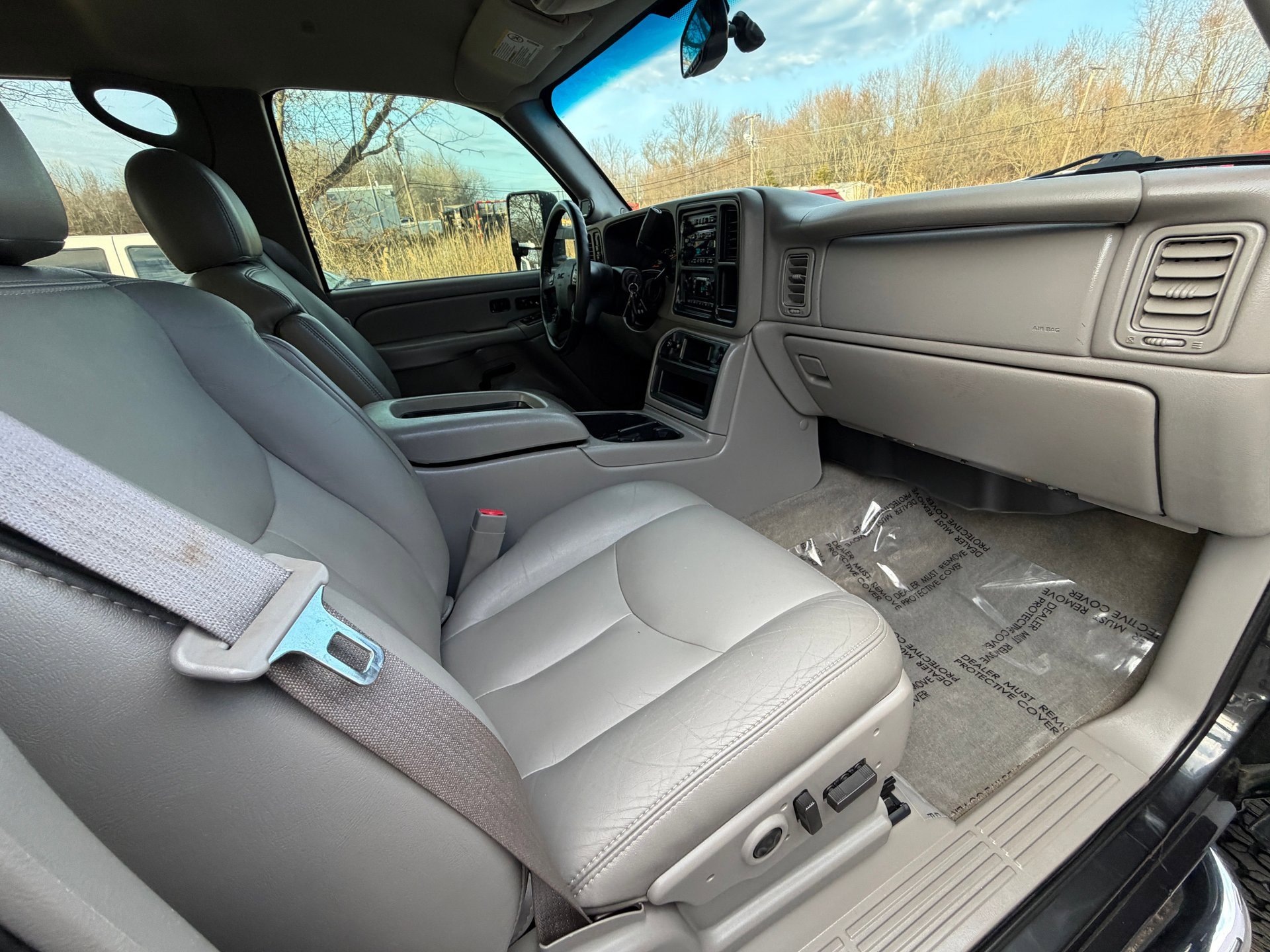 Used 2005 GMC Sierra 3500 SLT w/ Heavy-Duty Power Package image 29