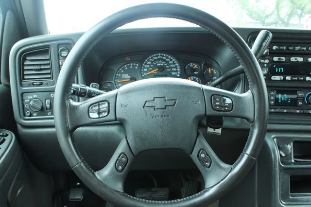 Used 2003 Chevrolet Avalanche 4x4 w/ Suspension Package, Off-Road image 20