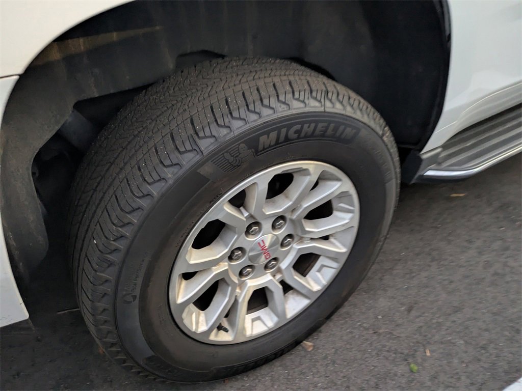 Used 2017 GMC Yukon SLT image 7