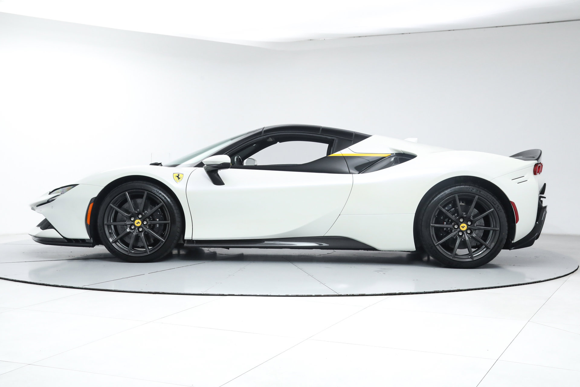 Certified 2024 Ferrari SF90 Spider AWD/4WD image 21