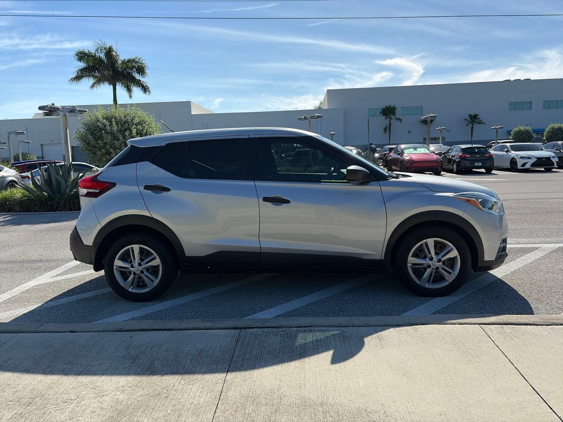 Used 2020 Nissan Kicks S FWD image 5
