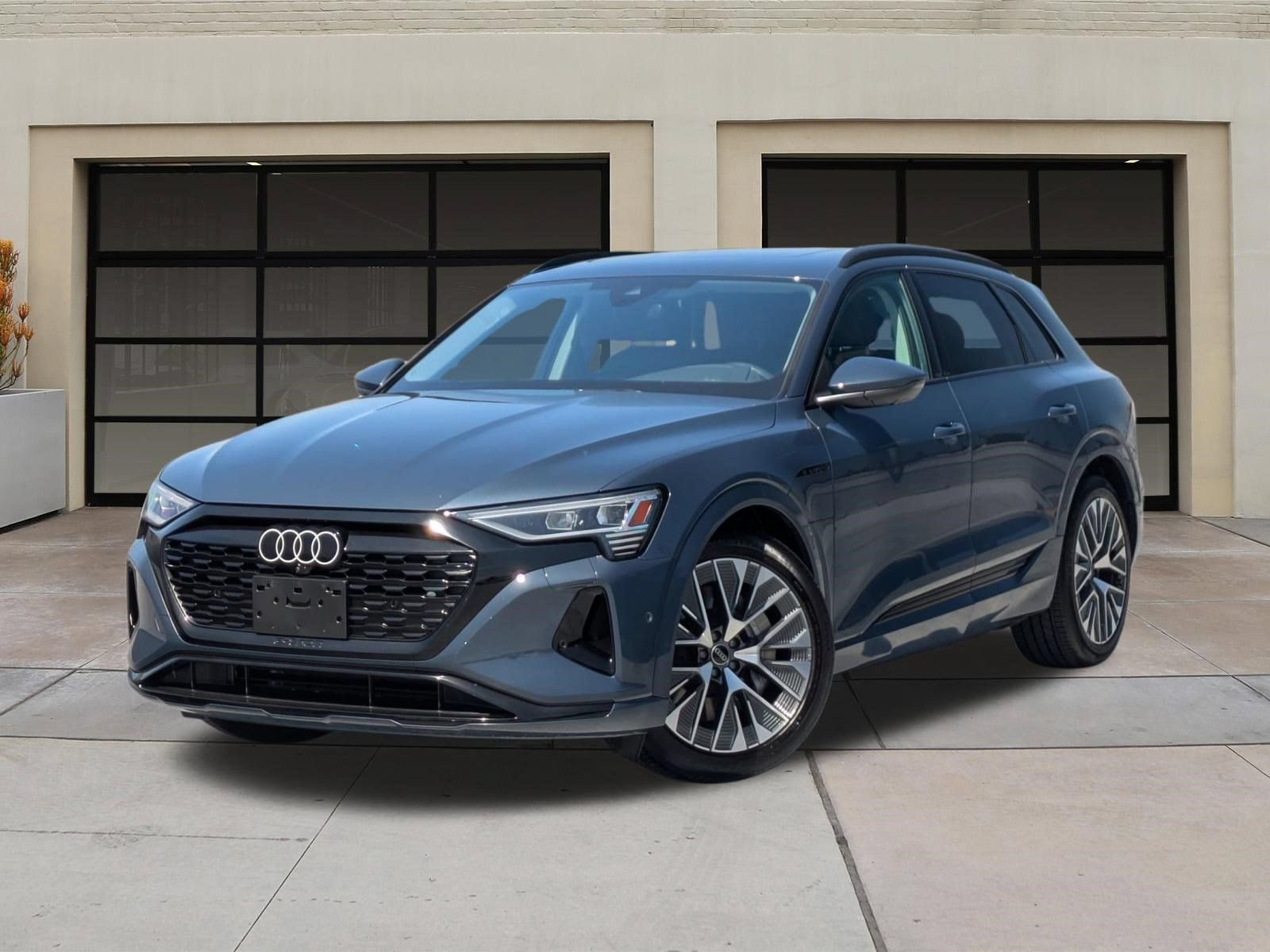 Used 2024 Audi Q8 e-tron Premium Plus w/ Premium Plus Package AWD/4WD image 3