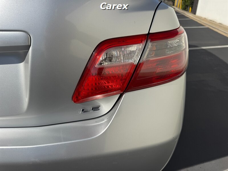 Used 2009 Toyota Camry LE FWD image 11