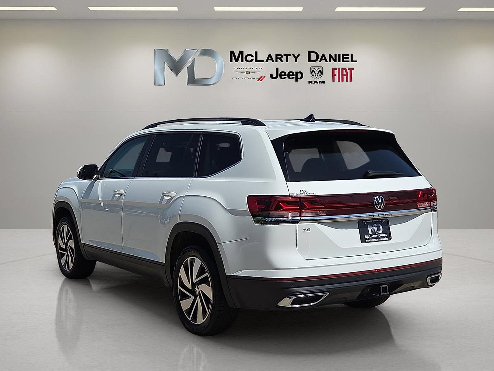 Used 2025 Volkswagen Atlas SE FWD image 4
