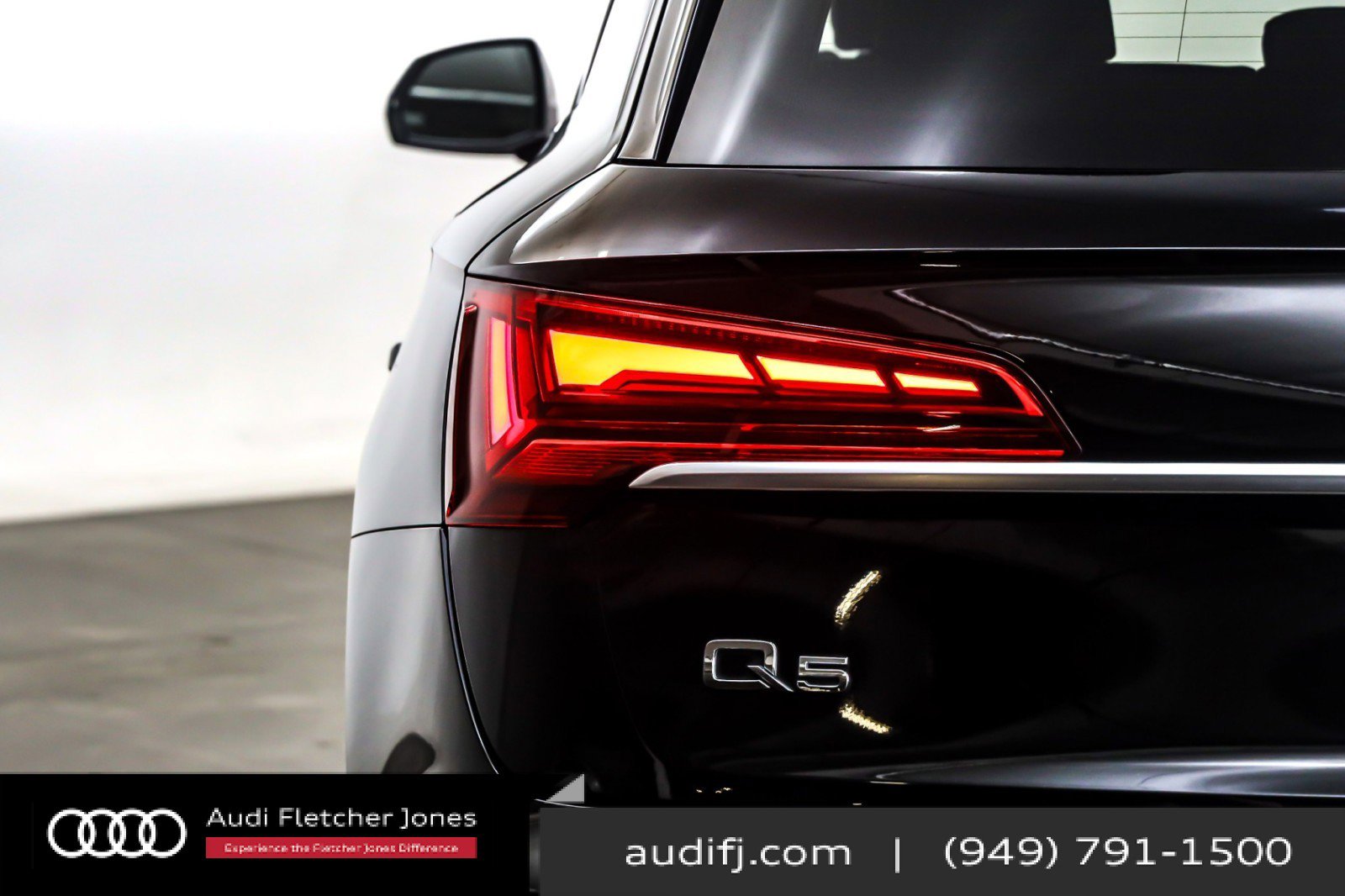 Used 2023 Audi Q5 e Premium w/ Convenience Package image 16