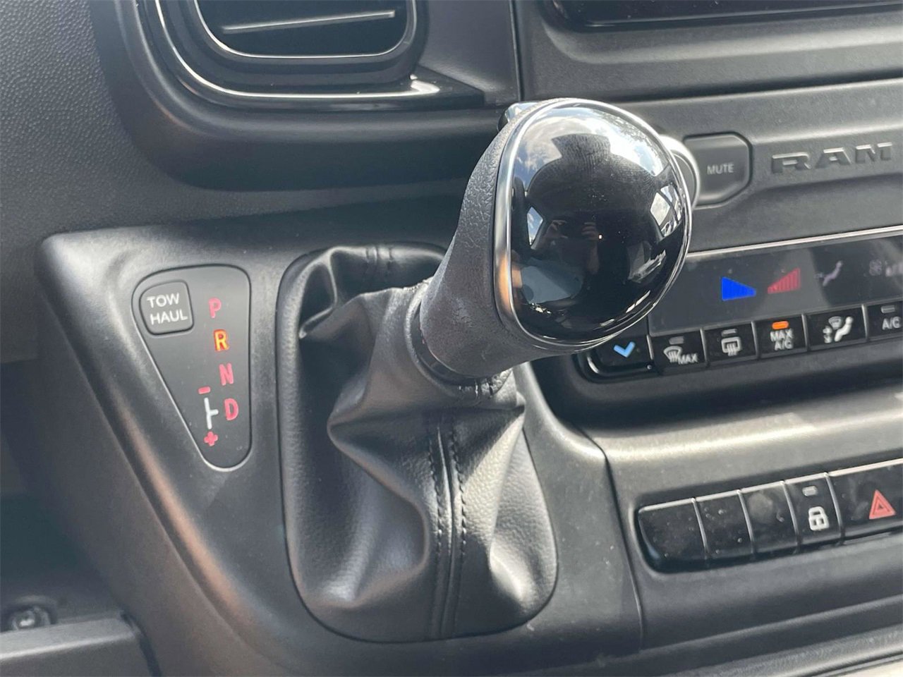 New 2025 RAM ProMaster 2500 w/ Convenience Group image 28