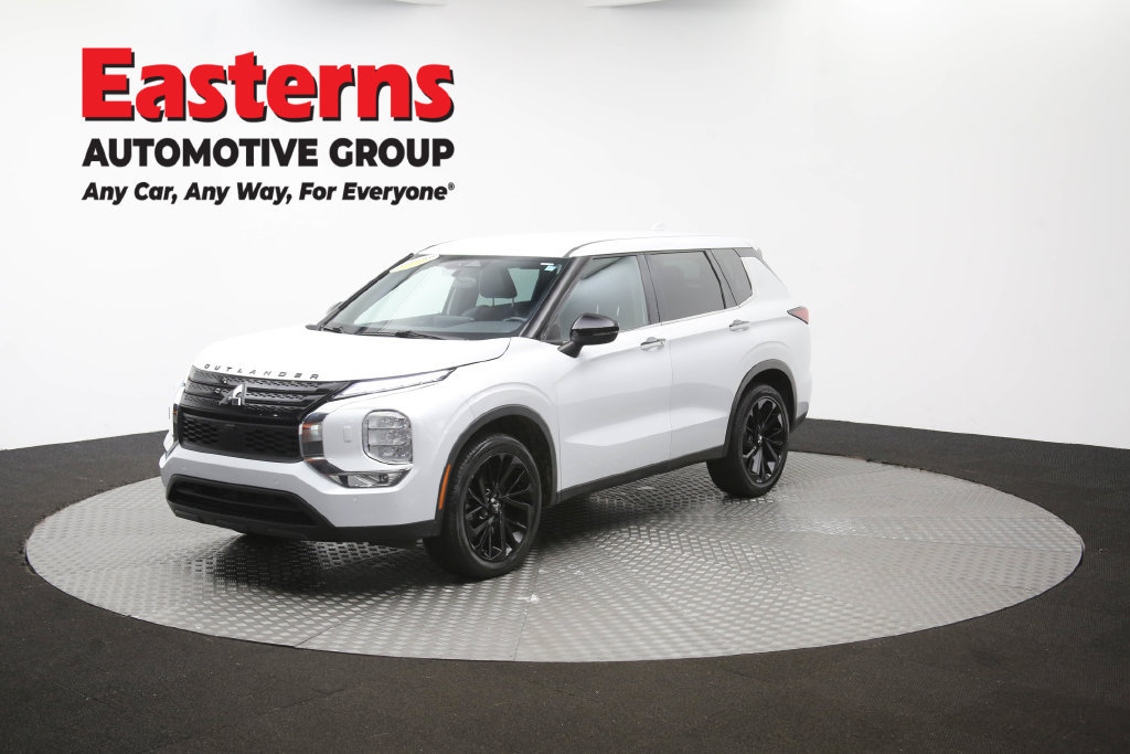 Used 2023 Mitsubishi Outlander SE Black Edition AWD/4WD image 58