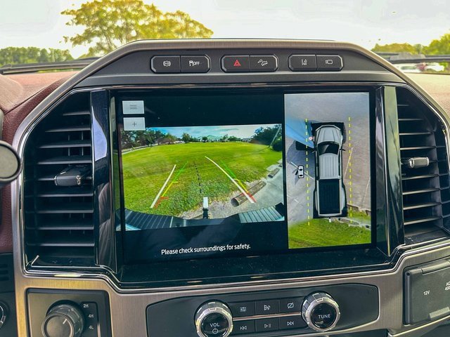 Used 2022 Ford F450 Platinum w/ FX4 Off-Road Package image 24