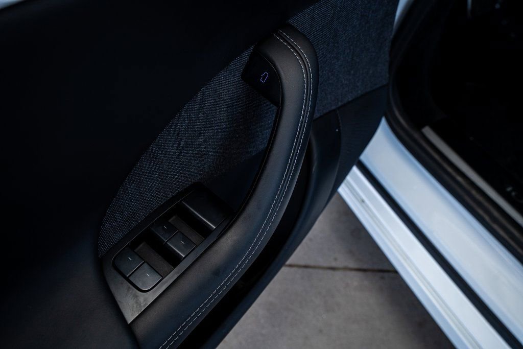 Used 2022 Tesla Model S image 28