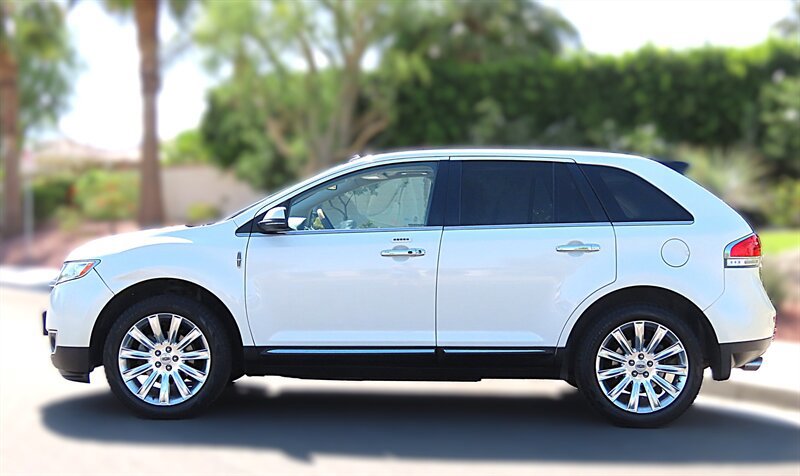 Used 2013 Lincoln MKX FWD image 8